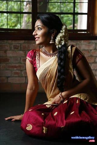 Rajisha Vijayan Kerala Saree Stills