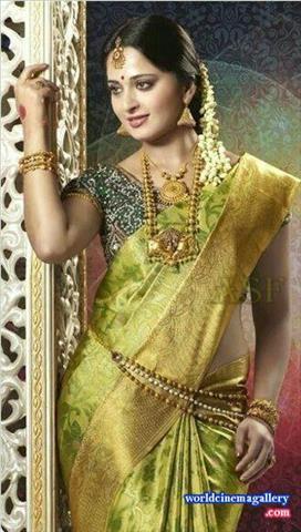 Actress Homely Look in Saree