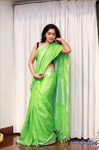 Anchor Ramya Saree Stills