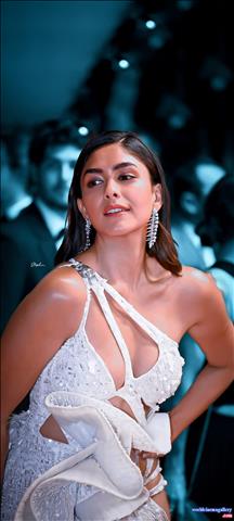 Mrunal Thakur