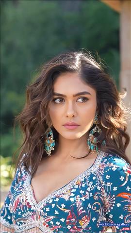 Mrunal Thakur