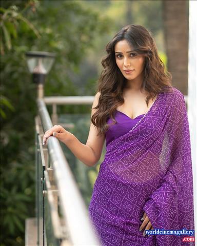 Anaira Gupta Saree Stills