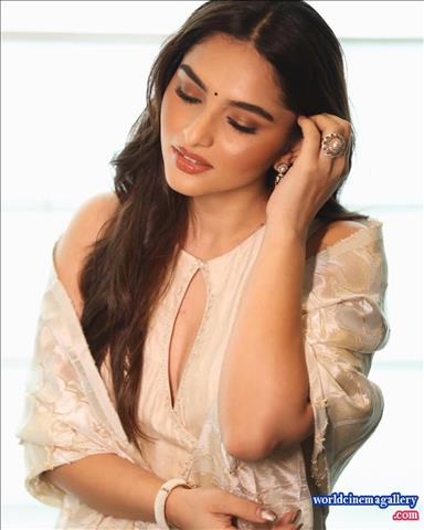 Kayadu Lohar Dragon acress stills